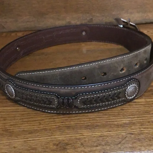 Cavender's Men's Brown Leather Lacing and Conchos Western Belt Size 40 - Picture 5 of 14